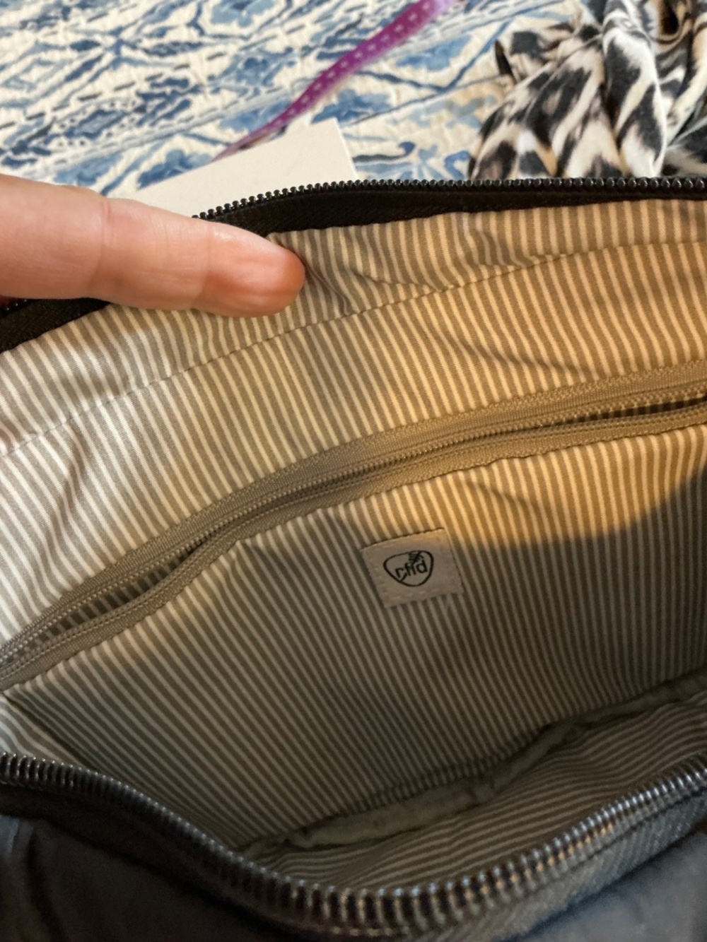 Travelon Boho Cresent Crossbody - Picture 10 of 14